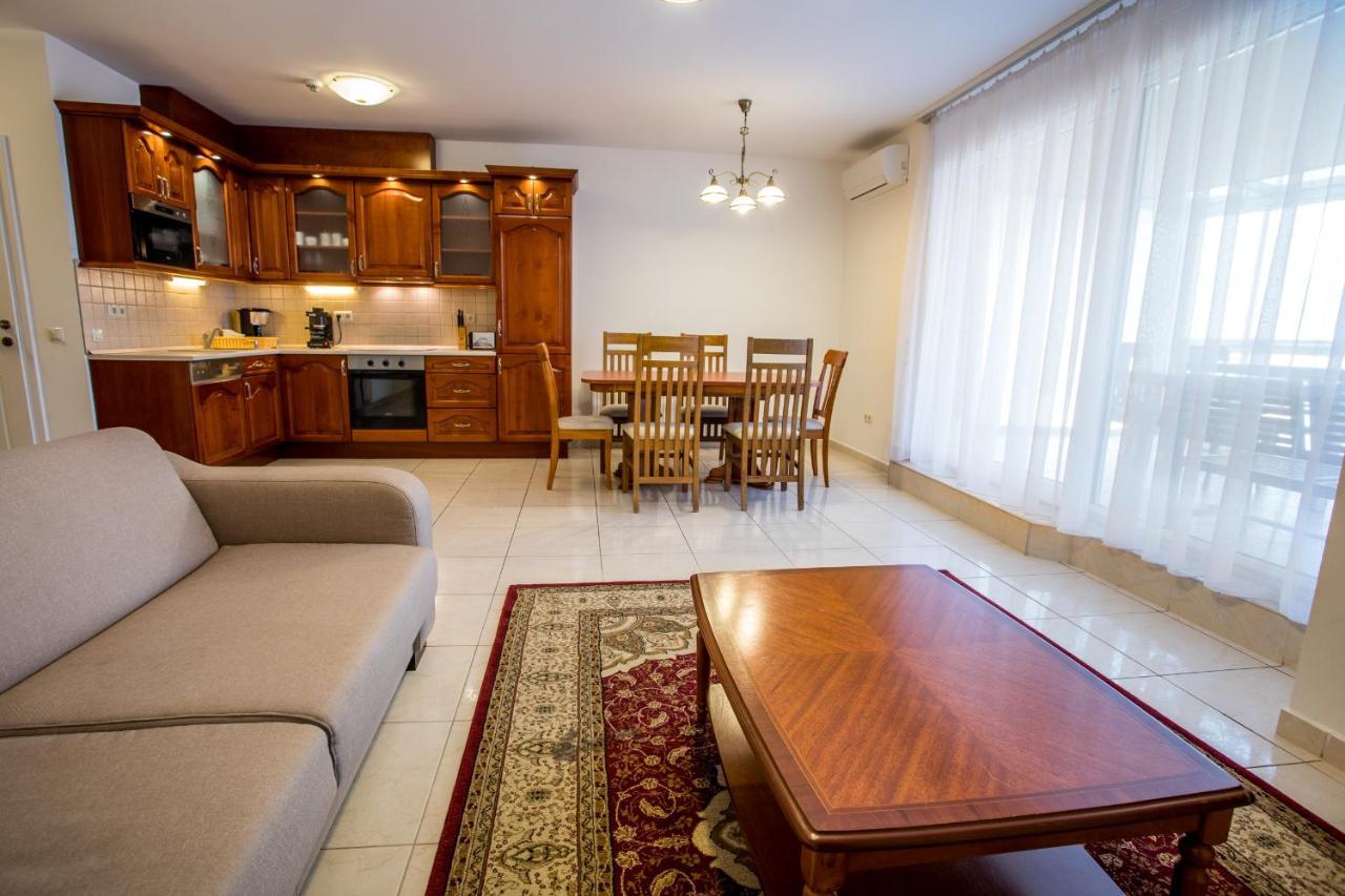 One-Bedroom Apartment,744113911:JPEG