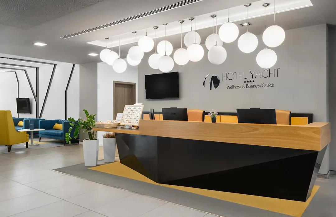 Hotel Yacht Wellness & Business-1